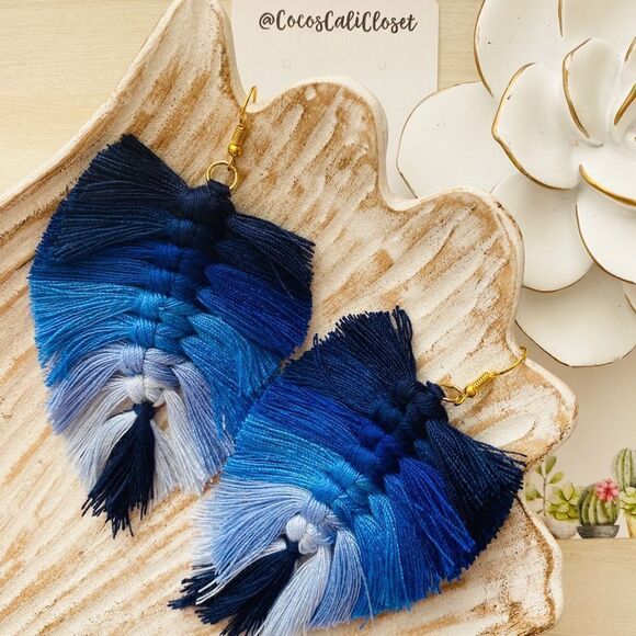 Boho Blue Ombre Macrame Tassel Leaf Drop Earrings NWT - Picture 2 of 6